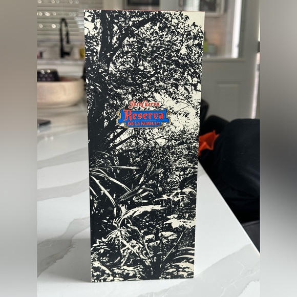 Jose Cuervo Tequila Reserva De Familia Collectors Box 2015 Jorge Mendez Blake - Picture 7 of 7